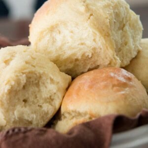 Easy and quick, these one hour rolls are a favorite! ohsweetbasil.com