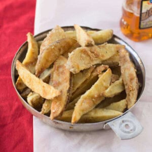 #copycat #recipe Safeway has nothing on these jojos!! Crispy, tender potato wedges just like your favorite grocery store ohsweetbasil.com_-2