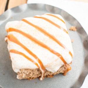 caramel spice poke cake ohsweetbasil.com