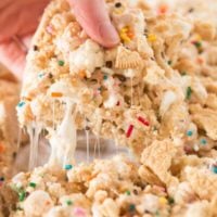 The fluffiest golden oreo funfetti rice krispy treats! ohsweetbasil.com