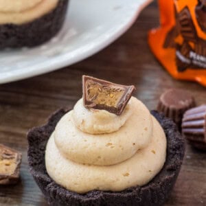 These no bake mini peanut butter cheesecakes are a completely adorable, creamy, salty-sweet peanut butter treat.