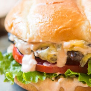 This is it, the killer burger sauce recipe. If you don't want dry, stale burgers look no further for the best classic hamburger sauce.