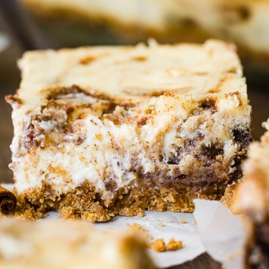 Blender Cinnamon Roll Cheesecake Bars