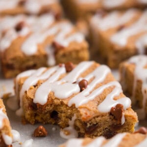 Enjoy fall with all its beautiful leaves, cool crisp air, and yummy treats like these chewy Cinnamon Pumpkin Cookie Bars.