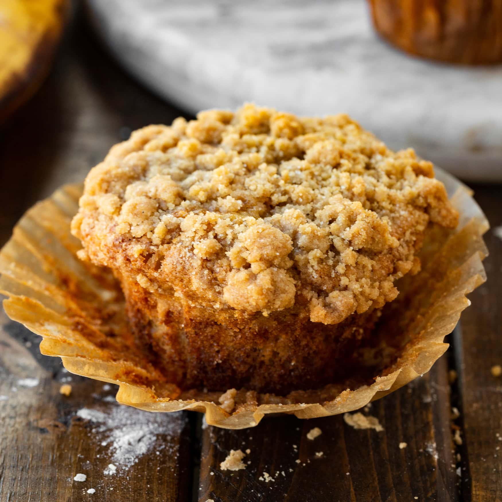 Banana Muffins with Crumb Topping