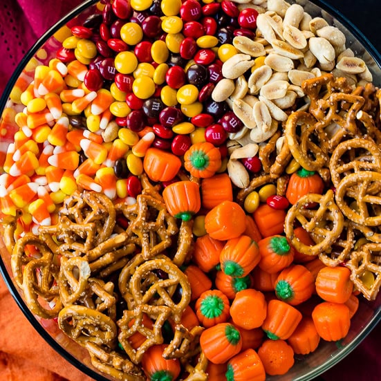 5 Minute Halloween Snack Mix