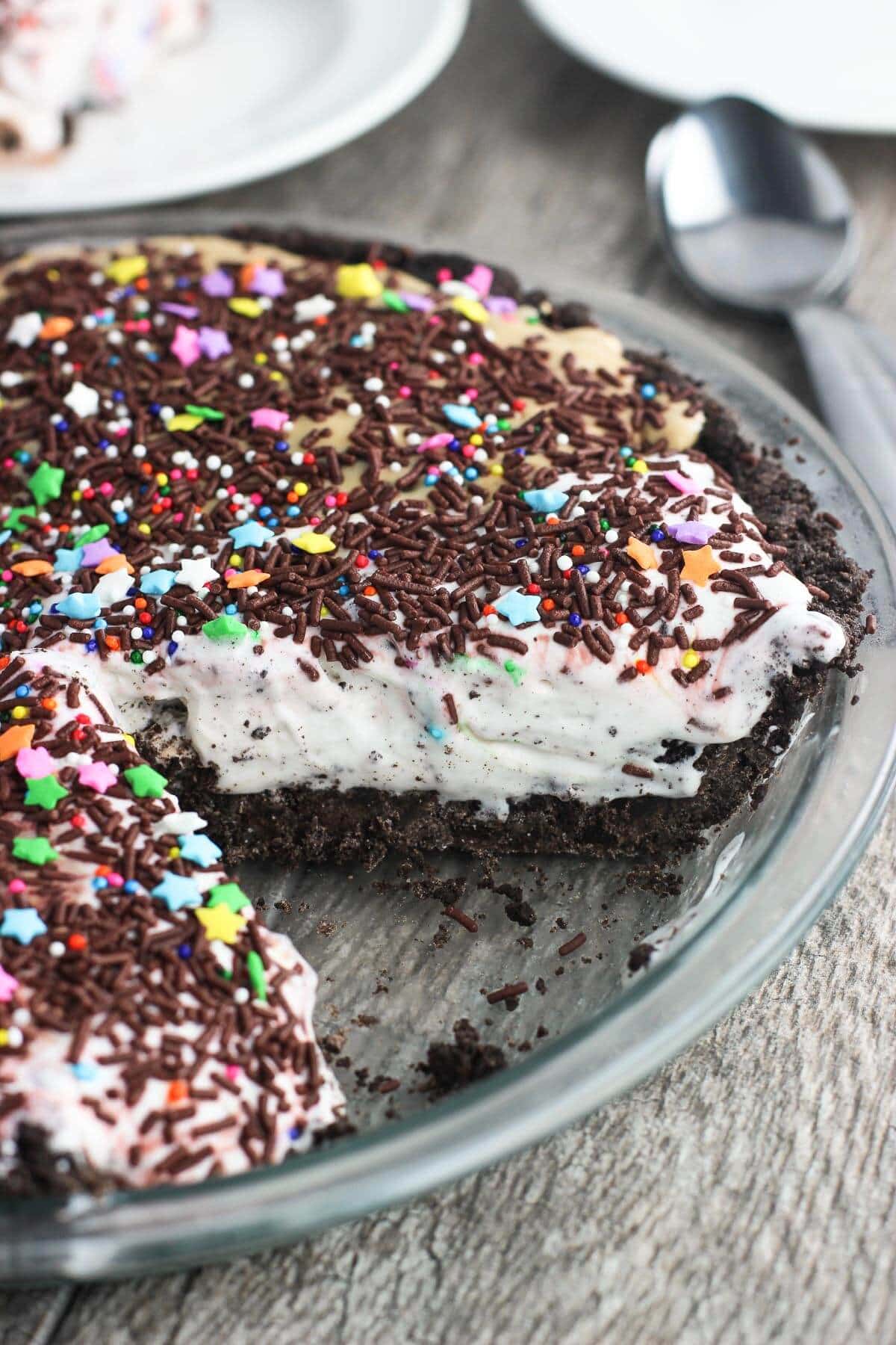 Easy Ice Cream Pie with a Cookie Crust