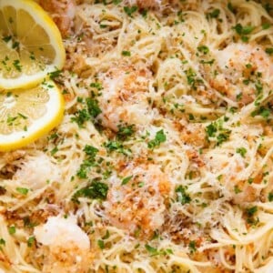 If there's one thing I know, it's that people love their shrimp pasta, but this one pot breaded parmesan shrimp scampi pasta takes it to a whole new level. ohsweetbasil.com