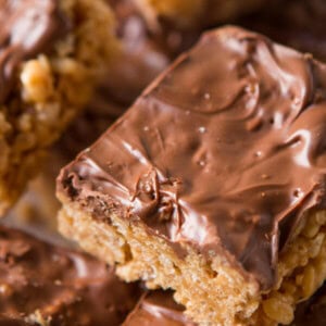 This scotcheroos peanut butter rice krispy treats recipe is seriously such an addicting treat and it only takes a couple of ingredients to make it! ohsweetbasil.com